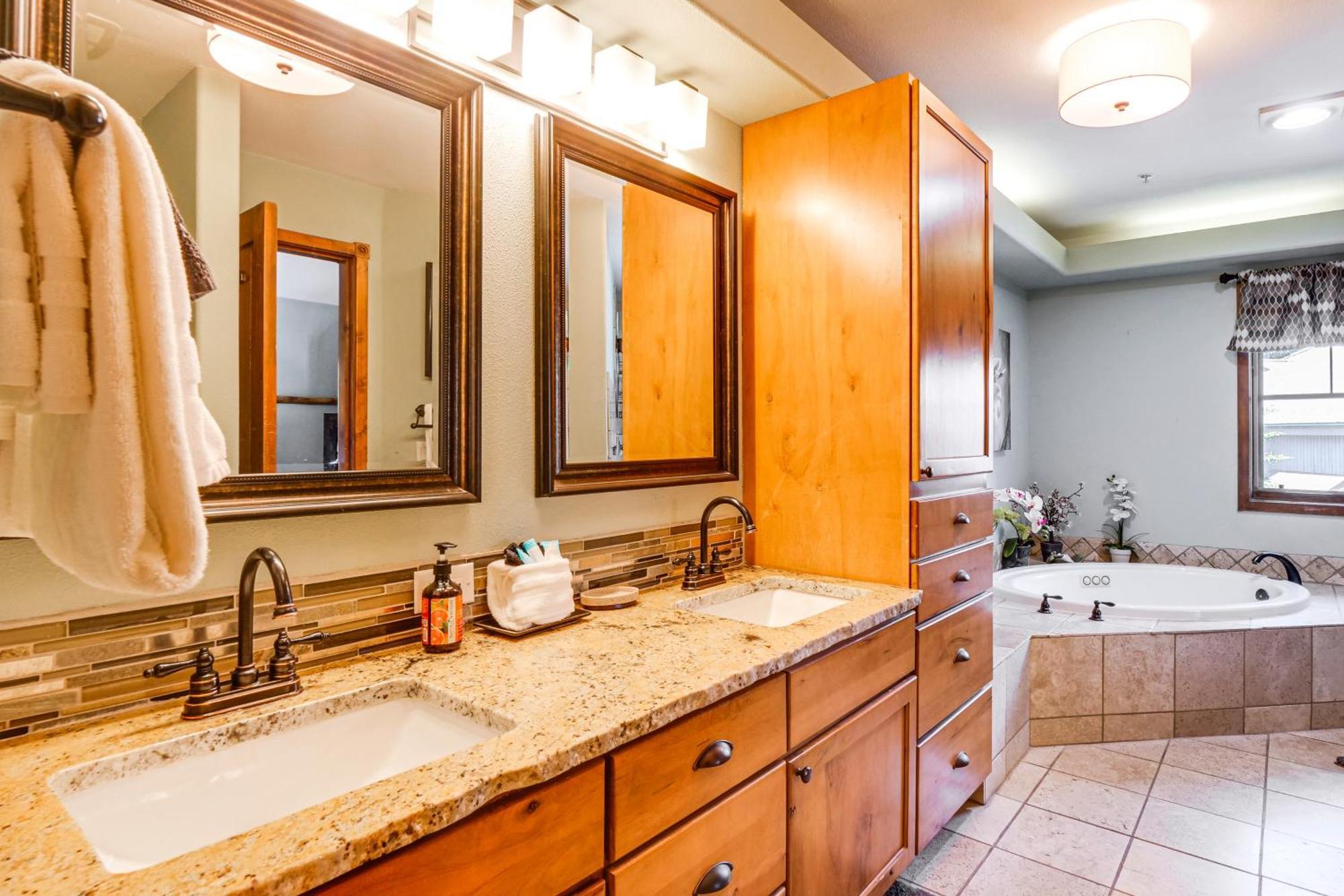 Breck Condo With Pool And Hot Tub Access Walk To Lift Breckenridge Εξωτερικό φωτογραφία